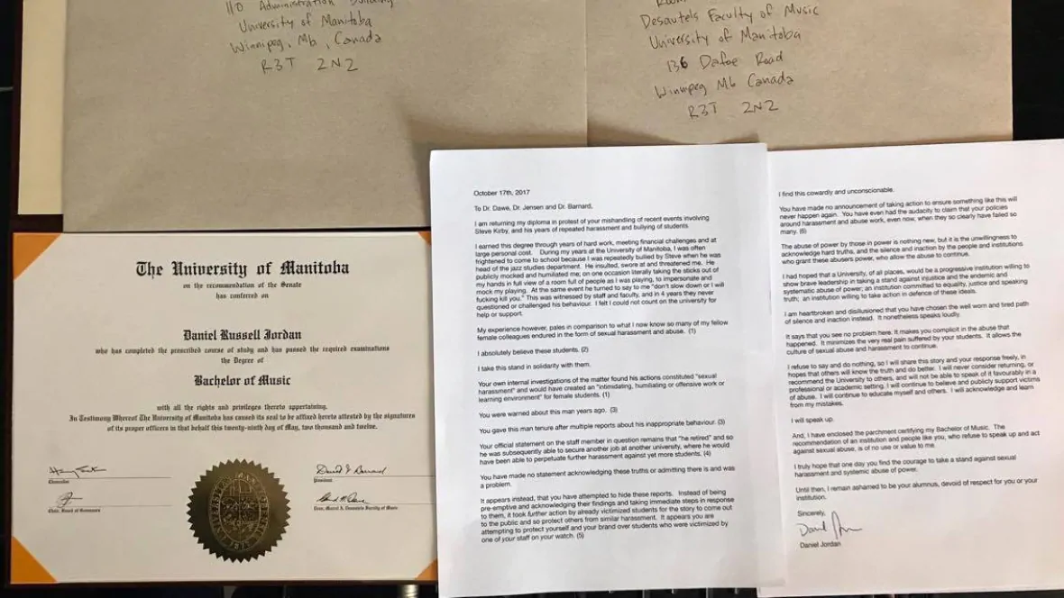 曼尼托巴大学-of-Manitoba-University-of-diploma-degree